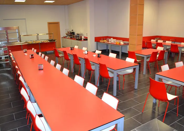 The Factory Hall * Сеговия